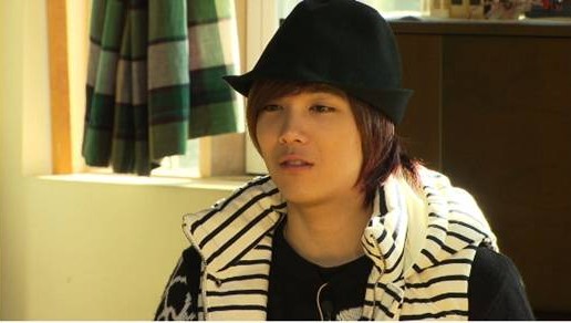 Today is the airing of KBS show 100 points out of 100 which Lee Hong Ki in